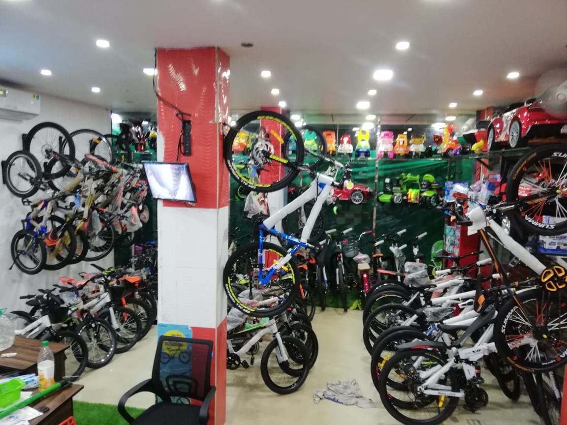 FAMOUS TOYS AND CYCLES